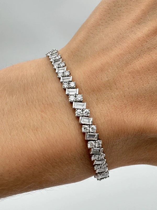 Cartier Reflection de Cartier bracelet, diamonds (SIZE 16) H6023616 4