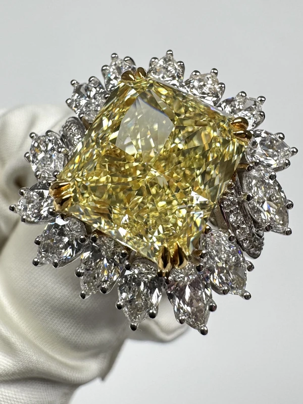 СЕРЬГИ NO NAME Yellow Diamond 12.15 CT Fancy Yellow/VVS2 Ring 12.15 ct fancy ellow 7