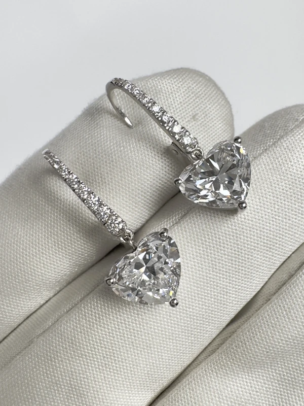 Earrings without a brand HEART DIAMOND 2.02 - 2.01 CT D/VVS2-VS1 EARRINGS (GIA) 2.02-2.01d 5