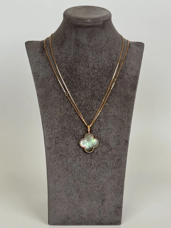 Van Cleef & Arpels. MAGIC ALHAMBRA LONG NECKLACE, 1 MOTIF. MOTHER-OF-PEARL VCARP6I200 4