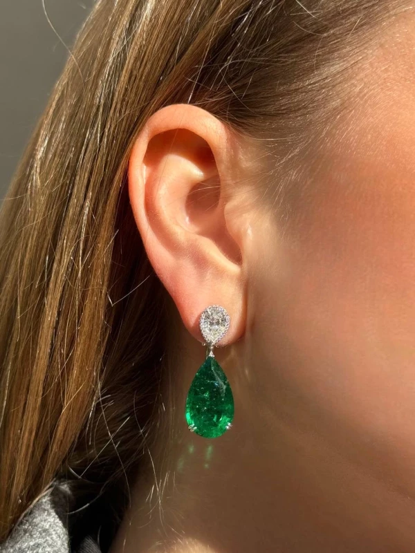 Chopard EMERALD 14.37-14.20 CT & DIAMOND 1.03-1.03 CT EARRINGS 840388-1001 4