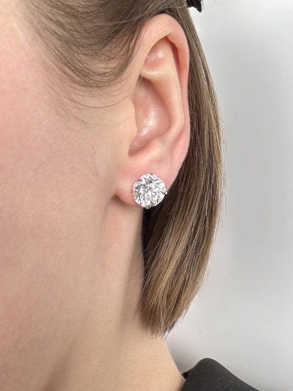 Earrings without a brand ROUND DIAMOND 4.16 - 4.16 CT G/VS1 EARRINGS (HRD) NN4.16-4.16 2