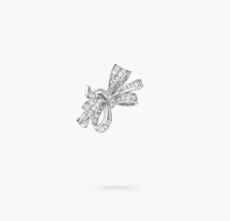 GRAFF TILDA’S BOW CLASSIC DIAMOND STUD EARRINGS RGE1149 1