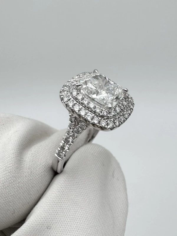 Earrings without a brand DIAMOND RING CUSHION 3.02 CT E/VS2 (GIA) 3.02 CT E/VS2 (GIA) 3