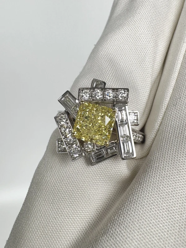 Graff Threads Yellow and White Diamond Ring (GIA) RGR827 4