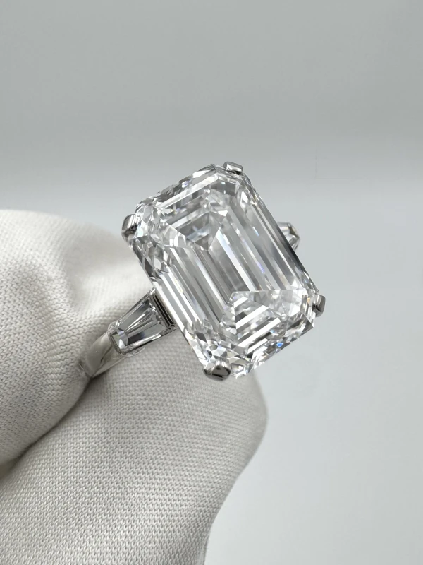 Bvlgari BVLGARI EMERALD DIAMOND 7.02 CT D/FLAWLESS RING (GIA) EXEX BVG7.02CT 3
