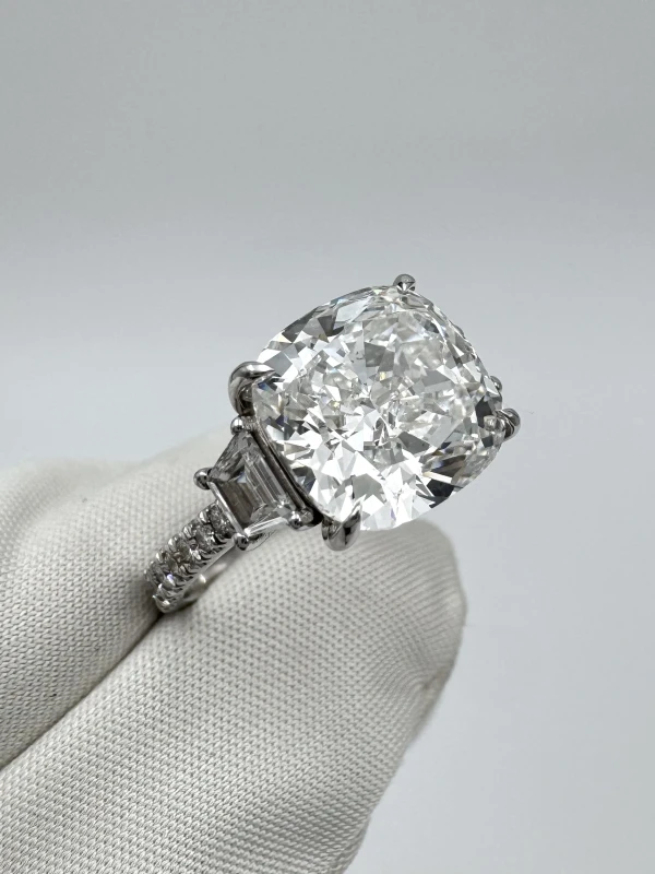 No name CUSHION DIAMOND 5.06 CT H/VS1 RING (GIA) NN5.06CT H/VS1 3