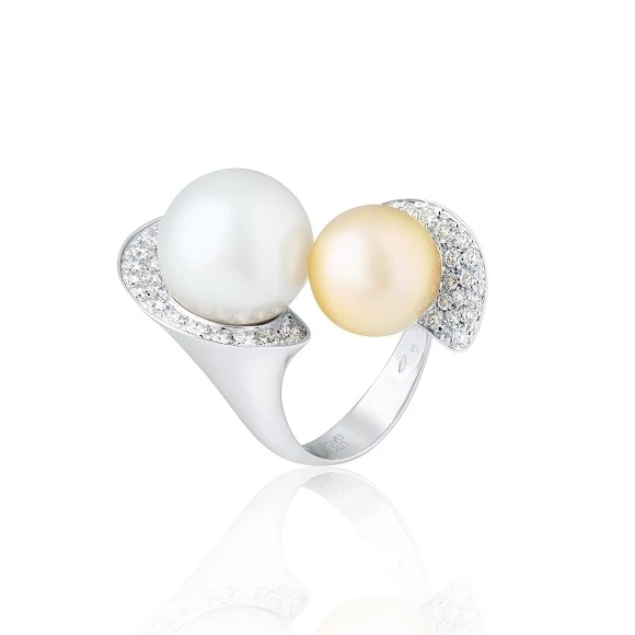 WHITE & GOLD PEARL DIAMOND RING