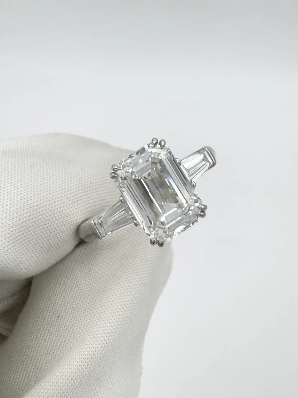 Harry Winston EMERALD DIAMOND 3.10 D/VVS1 RING (SIZE 52) HW 3,10D/VVS RING 3