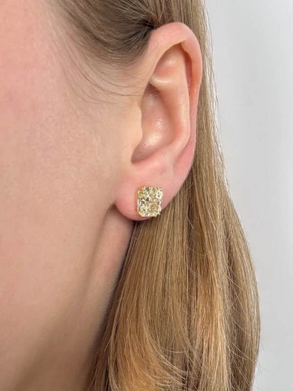 GRAFF RADIANT DIAMONDS 3.02-3.07 FANCY YELLOW EARRINGS (GIA) RGE 3.02-3.07 CT 2