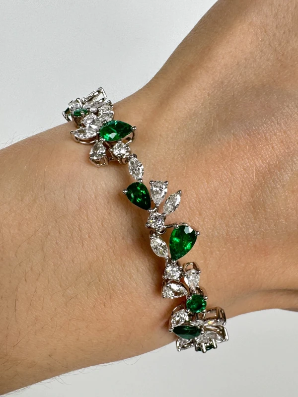 DeRosa PEAR EMERALDS 4.77 CT VIVID GREEN BRACELET (ZAMBIA) B154560 5