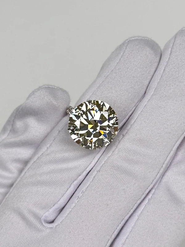 No name Round Diamond 14.43 ct N VS1 14.43 ct N VS1 6