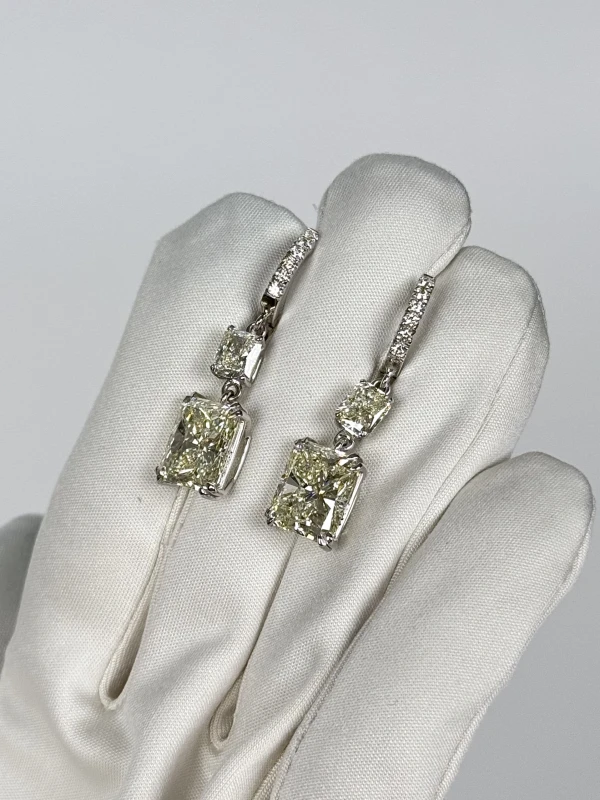 RalfDiamonds RADIANT DIAMOND 6.00 - 6.02 CT N/SI EARRINGS, WHITE GOLD 6.00-6.02 3