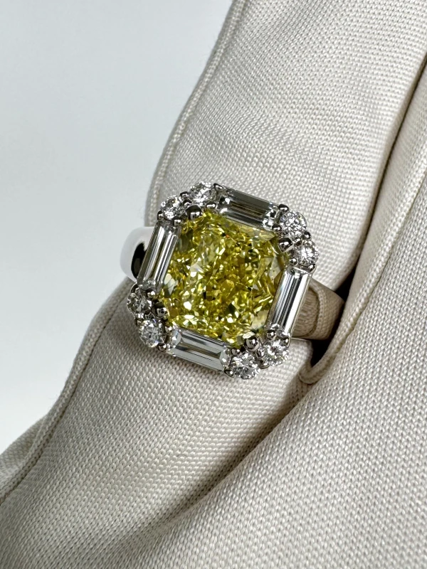 Earrings without a brand DIAMOND RING 3.02 CT FY/VVS2 (GIA) 3.02 CT FY/VVS2 4