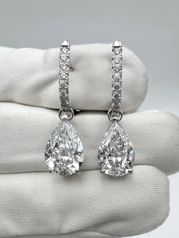 No name PEAR DIAMOND 3.01 - 3.22 CT D-E/INTERNALLY FLAWLESS EARRINGS (GIA/TYPE IIa) NN-3.01-3.22 5