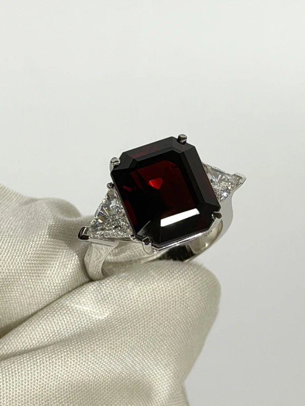 No name GARNET 15.00ct RING (SIZE 56) NN15.00ct 3