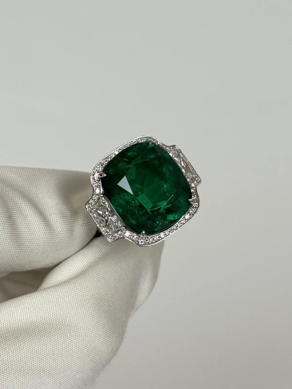 DeRosa EMERALD 19.29 ct RING (SIZE 53) EM19.29CT 2