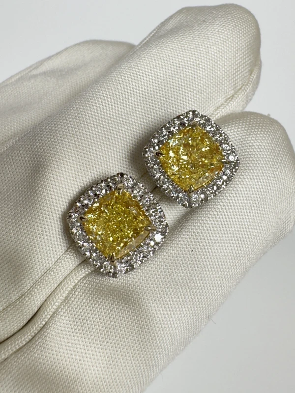 DeRosa DIAMOND EARRINGS 2.01-2.05 CT FANCY YELLOW/VVS-VS (GIA) E8054466 5