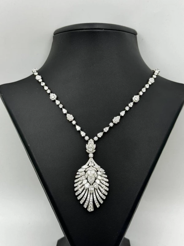 GRAFF Feather Motif Necklace with diamonds 25.25 ct Graff Feather 180424 2