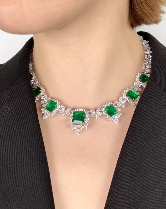 No name COLOMBIA EMERALD MUZO GREEN SET (GRS) NNEM 25.69CT 3