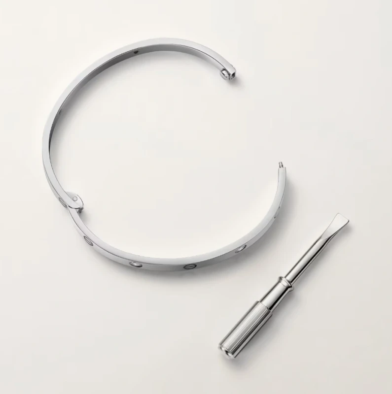 Cartier LOVE BRACELET, MEDIUM MODEL, 4 DIAMONDS (SIZE 16) B6087316 3