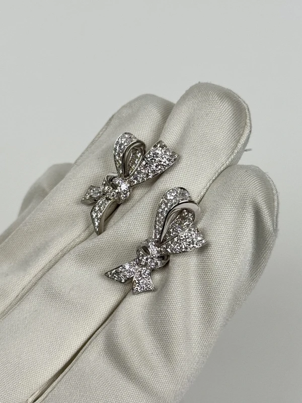 GRAFF TILDA’S BOW DIAMOND STUD EARRINGS RGE1646 3