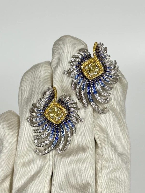 Earrings without a brand CUSHION DIAMONDS 1.53-1.66 CT FANCY YELLOW/VS NN1.53-1.66 CT FY/VS 3