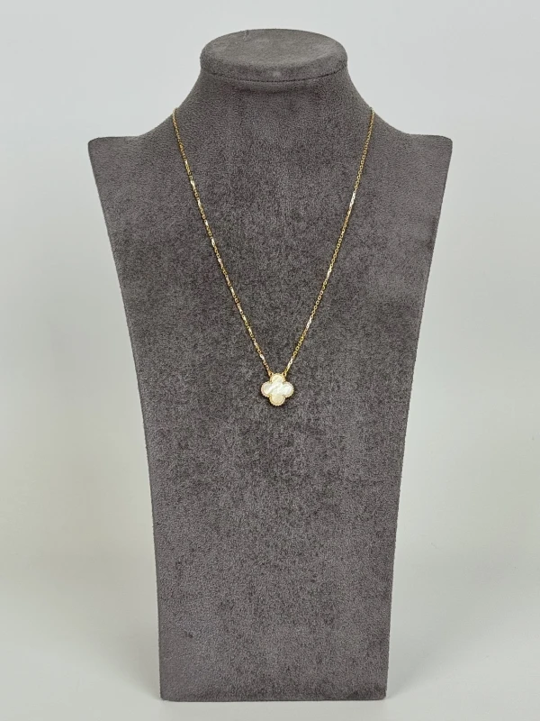 Van Cleef & Arpels VINTAGE ALHAMBRA PENDANT. MOTHER-OF-PEARL VCARA45900 4