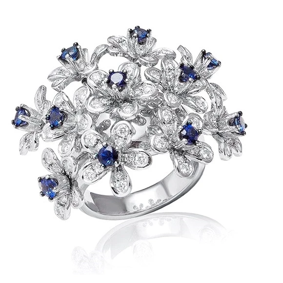 SAPPHIRES AND DIAMOND FLOWER RING