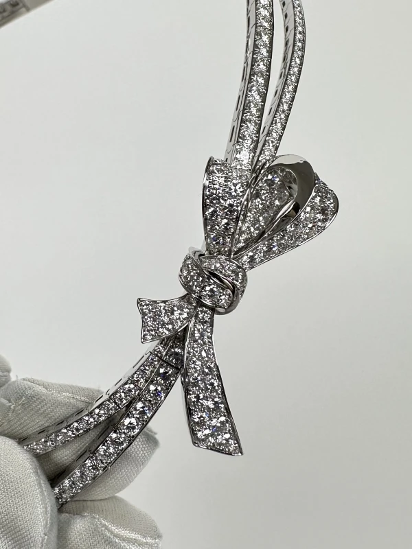 Graff Tilda’s Bow Diamond Necklace RGN710 6