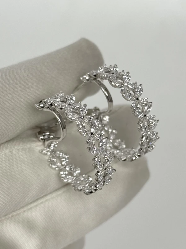 GRAFF Classic Butterfly Diamond Hoop Earrings RGE1983 6