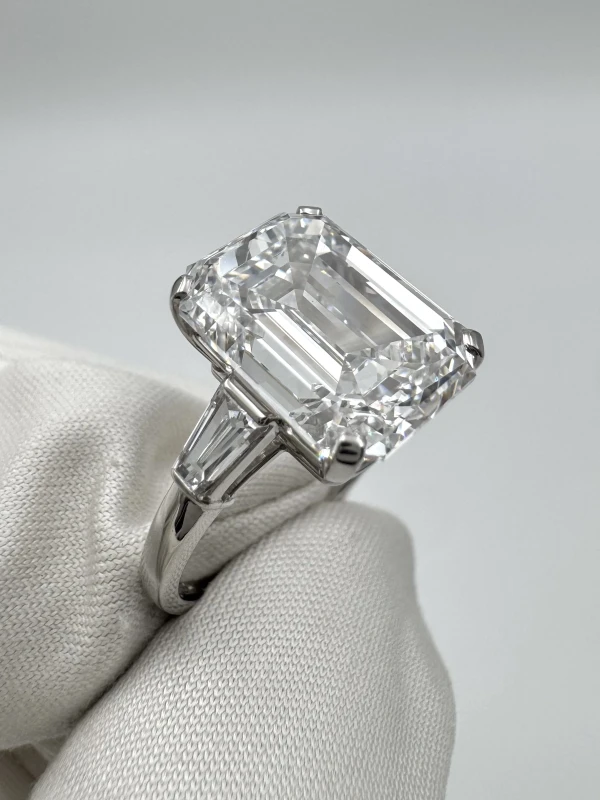 Bvlgari BVLGARI EMERALD DIAMOND 7.02 CT D/FLAWLESS RING (GIA) EXEX BVG7.02CT 5