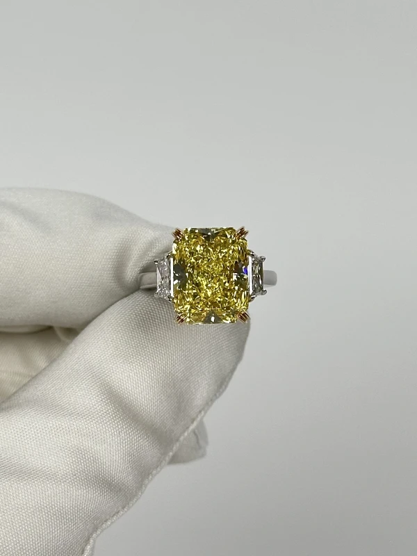 Bvlgari DIAMOND 8.08 CT FANCY VIVID YELLOW/VS2 RING (GIA) BVG8.08 2