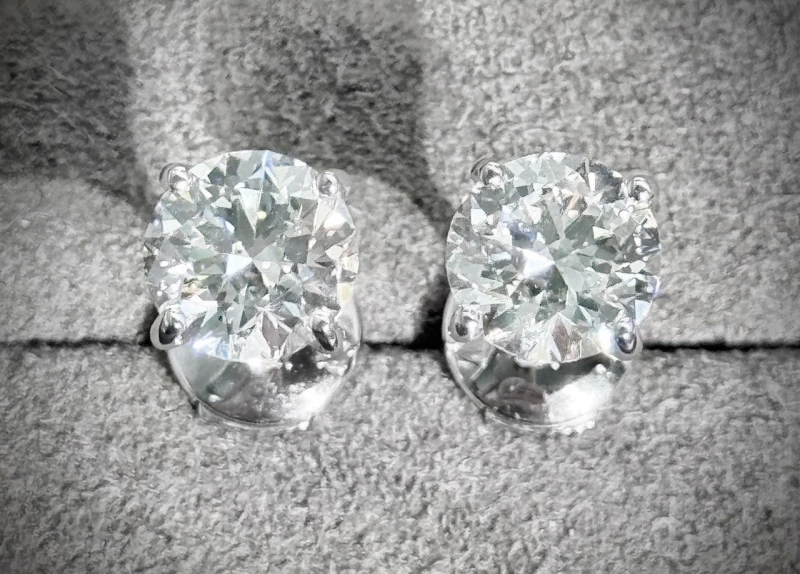 СЕРЬГИ NO NAME DIAMOND ROUND STUDS 1.51-1.51 CT H/SI1  (GIA) 1.51-1.51 H/SI1 3