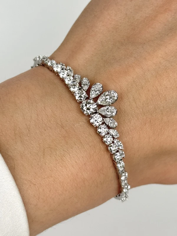 Graff PEAR & ROUND DIAMOND BRACELET RGB718 4