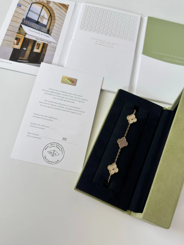 Van Cleef & Arpels. VINTAGE ALHAMBRA 5 MOTIFS. PINK GOLD VCARP2R100 5