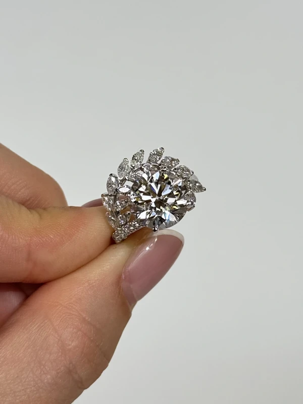 Earrings without a brand ROUND DIAMOND 5.01 CT D/VS1 RING EXEXEX(GIA) NN5.01 CT D/VS1 (GIA) 3