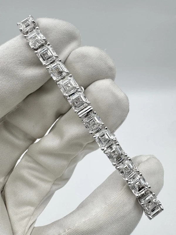 Earrings without a brand ASSCHER DIAMOND 28.40 CT E-F/VS1-VS2 BRACELET (SIZE 17) GIA NN28.4CT 3