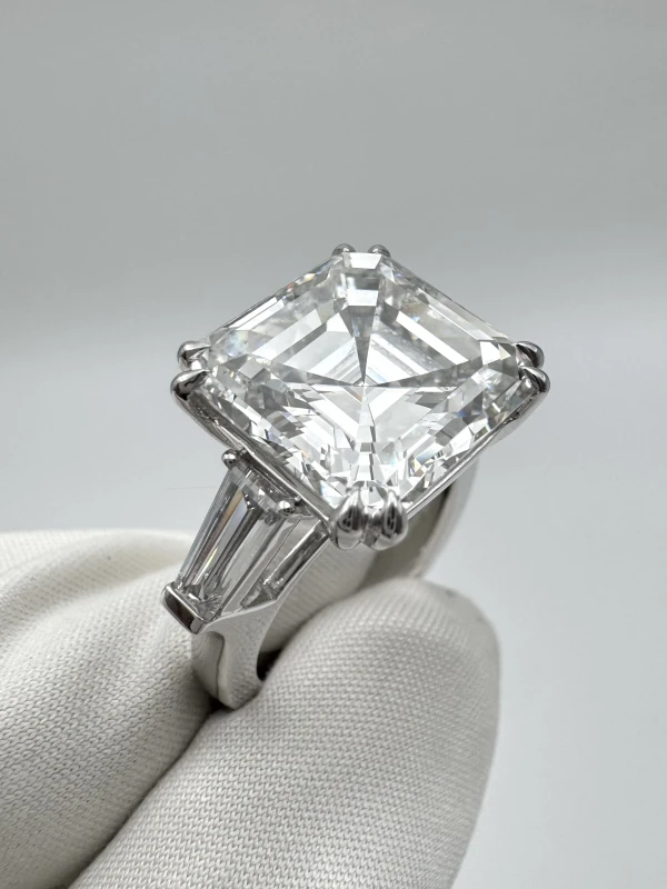 Earrings without a brand ASSCHER DIAMOND 10.01 CT H/VVS2 RING (SIZE 51) GIA NN10.01 CT H/VVS2 4