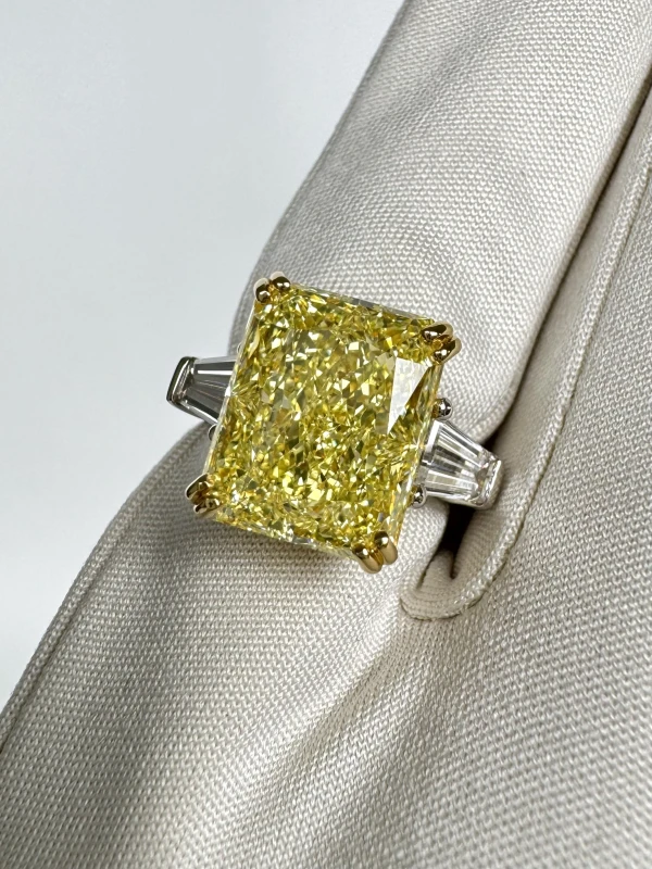 No name RADIANT DIAMOND 8.05 CT FANCY YELLOW/VS1 RING (SIZE 50) GIA nn8.05ct FY/VS1 5