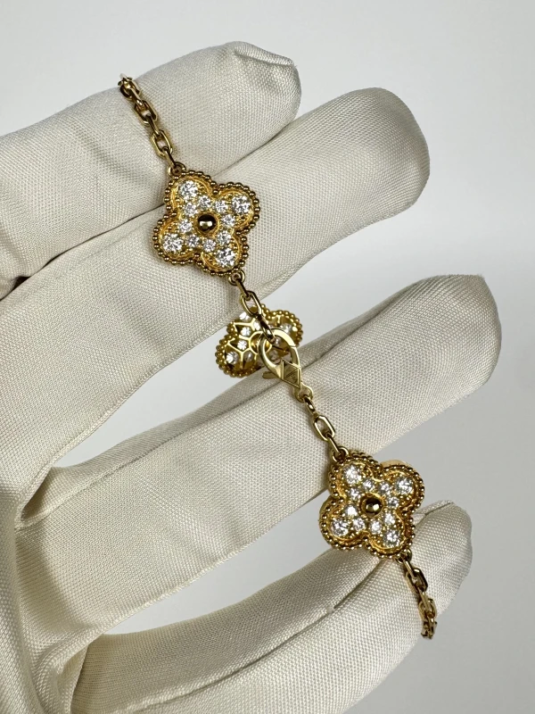Van Cleef & Arpels VINTAGE ALHAMBRA BRACELET 5 MOTIFS VCARA41400 4
