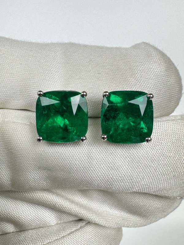 Earrings without a brand COLOMBIA EMERALD 4.39-4.43 CT "VIVID GREEN" EARRINGS (GRS) EM4.43-4.39CT 5