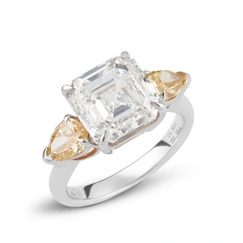 SQUARE EMERALD DIAMOND 4.60ct G/VVS2 RING (GIA)