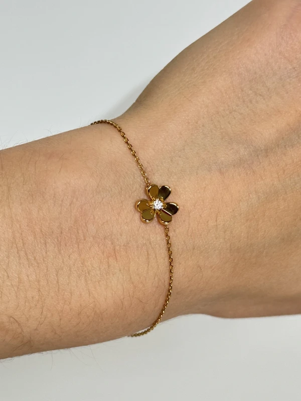 Van Cleef & Arpels. FRIVOLE BRACELET, MINI MODEL VCARP0J200 3