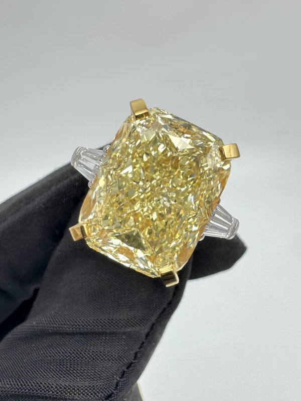 Earrings without a brand RADIANT DIAMOND 18.03 CT FANCY YELLOW/VS2 RING (SIZE 51) GIA nn18.03ct FY/VS2 4