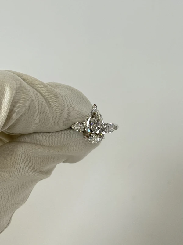 No name PEAR DIAMPOND 5.03 CT F/VS2 RING (GIA) NN 5.03 F/VS2 (GIA) 2