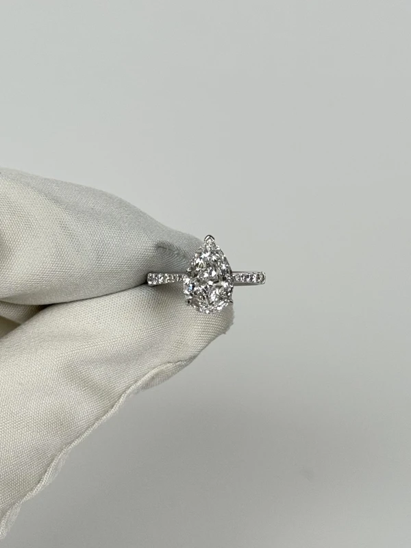 Earrings without a brand PEAR DIAMOND RING 3.39 ct F/SI1 (GIA) NN3.39ct F/SI1 GIA 2