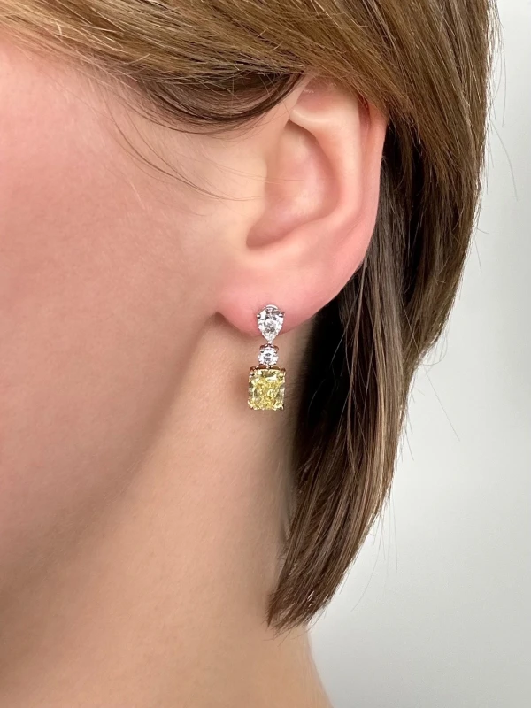 Graff RADIANT DIAMOND 1.65 - 1.64 CT FANCY YELLOW/VVS2 EARRINGS GR1.64-1.65 4