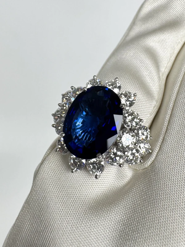 OVAL SAPPHIRE 8.59 CT ROYAL BLUE RING (GRS) S8.59 4