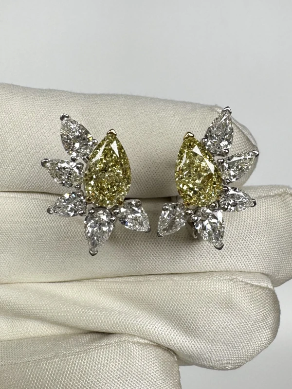 No name PEAR DIAMONDS 2.00-2.11 CT FANCY LIGHT YELLOW/VS1-VS2 EARRINGS NN2.00-2.11CT FLY/VS 5